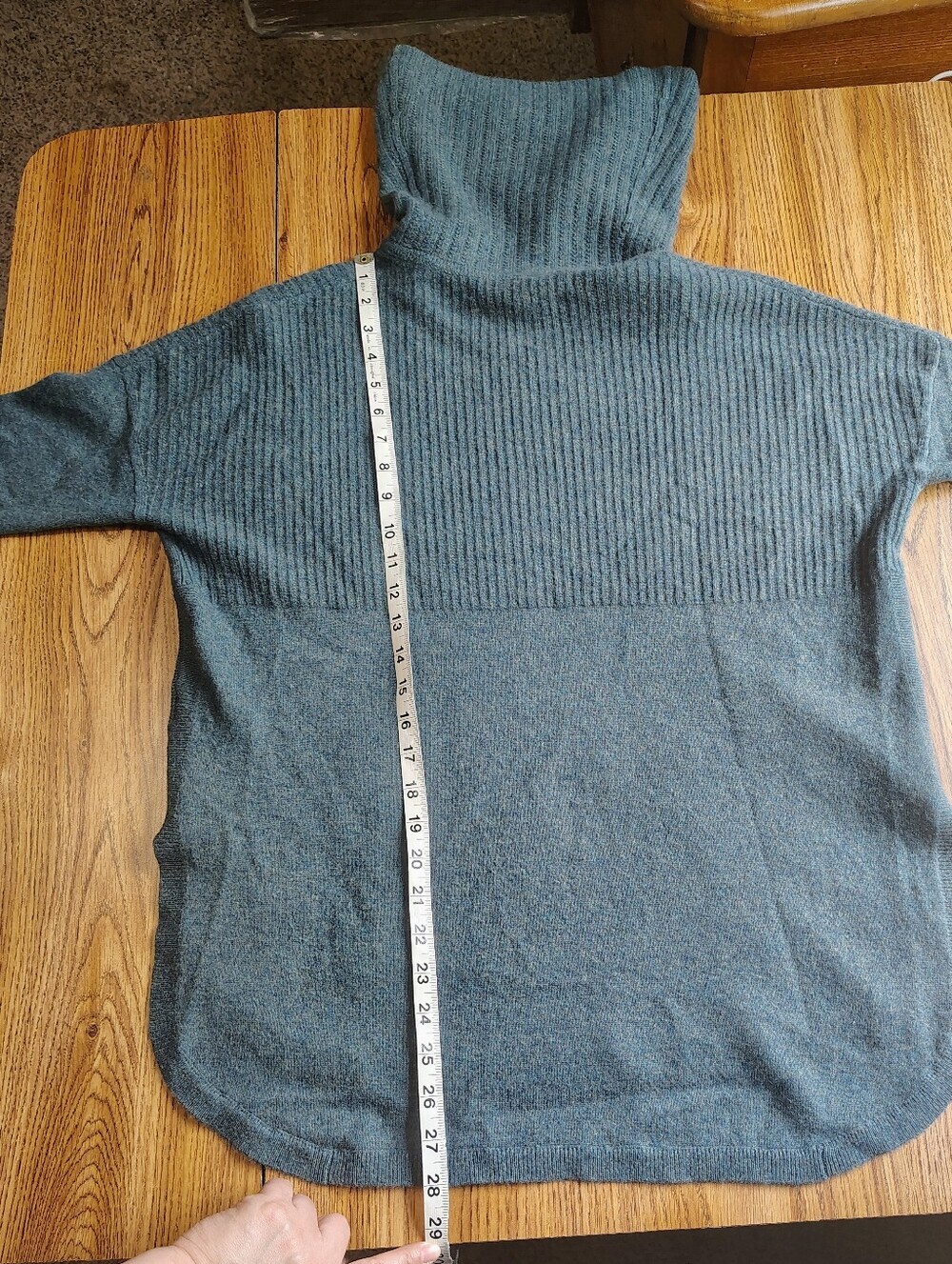 Max Studio Sweater 100% Cashmere Turtle Neck Women's sz S Oversized. - Picture 9 of 11